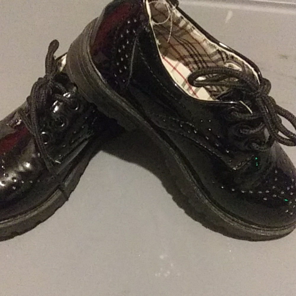 Dress shoes